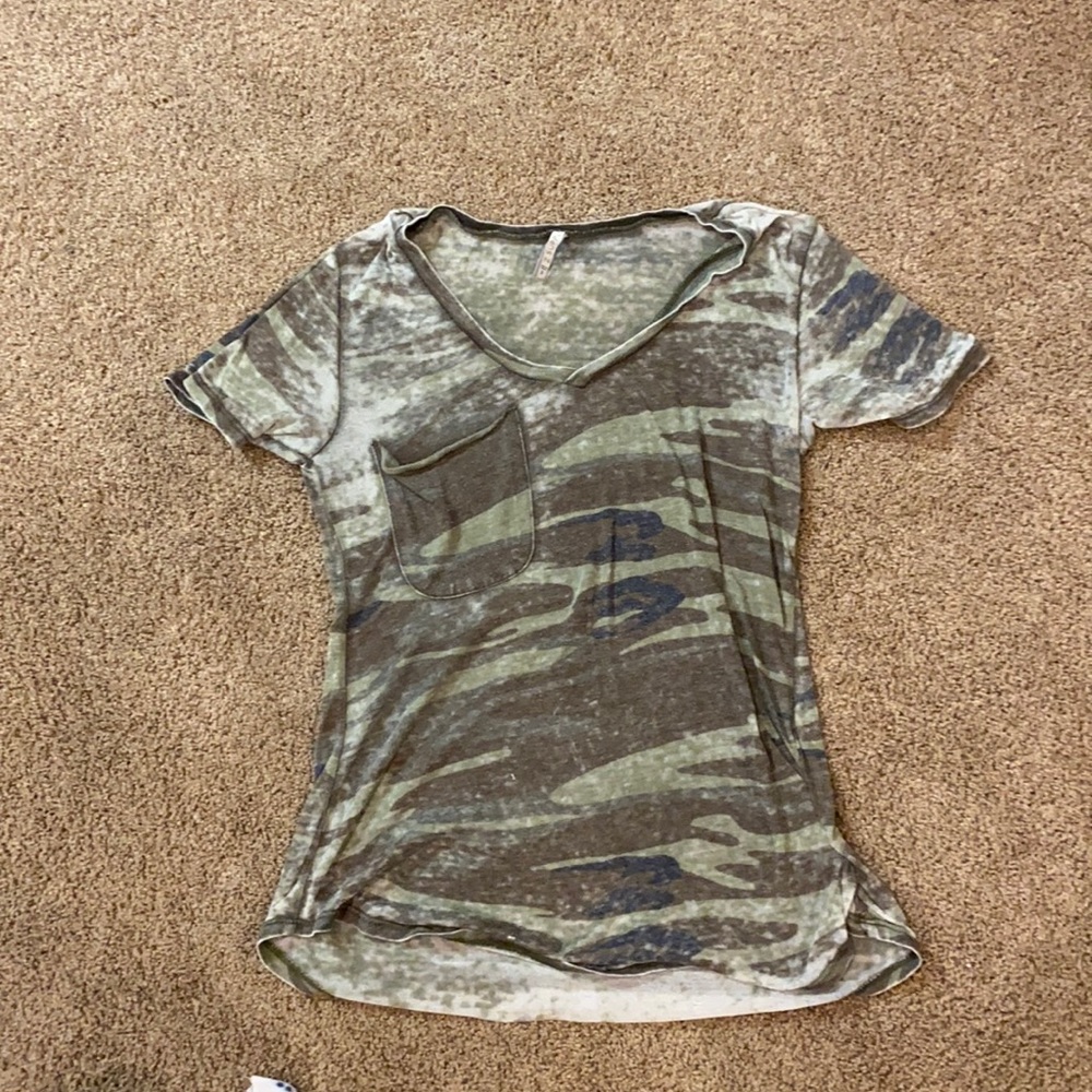 Z Supply Camo Shirt. Size small